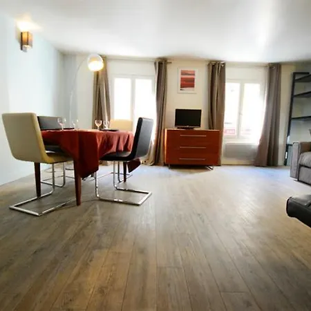 Into - De Ville Apartman *